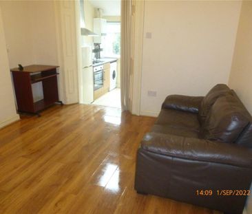 1 bedroom flat to rent - Photo 6