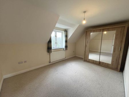 3 bedroom semi-detached house to rent - Photo 2