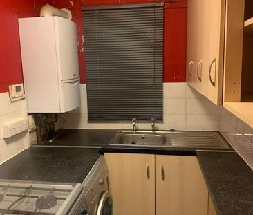 Studio to rent - Photo 2