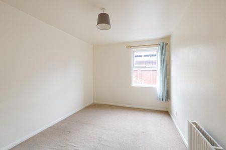 2 Bed Flat - Photo 5