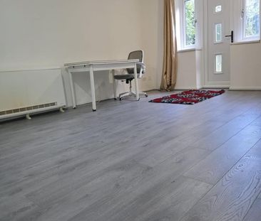 1 Bed Flat, Ashdown Court, IG11 - Photo 4