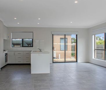 BRAND NEW THREE BEDROOM UNIT IN GREAT LOCATION - Photo 3