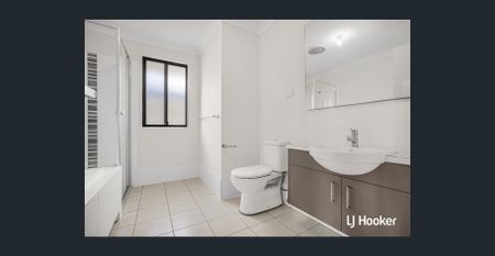 Spacious 4 Bedroom Home - Great Location! - Photo 5