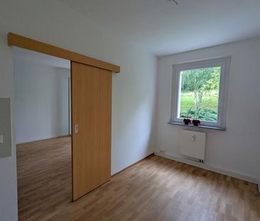 Sofort einziehen! schicke 3-Raumwohnung mit Balkon // ruhige und gr... - Photo 1
