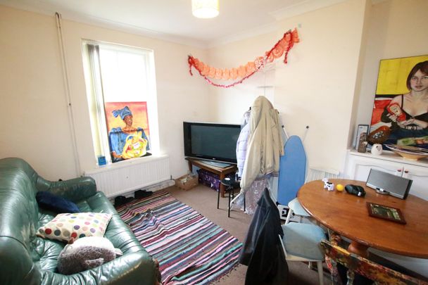 3 Bed Terraced House, Donnington Gardens, RG1 - Photo 1