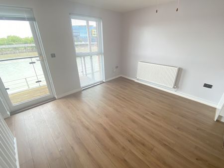 A 2 Bedroom Apartment - Photo 5