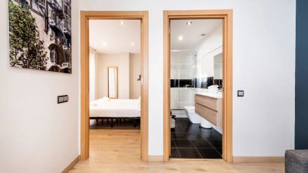 1-bedroom apartment for rent in El Fort Pienc, Barcelona - Photo 2