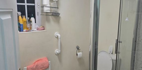 Room in a Shared House, Manchester, M18 - Photo 2