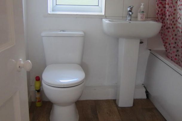 2 Bed Semi-Detached House, Cardinal Grove, LS11 - Photo 1