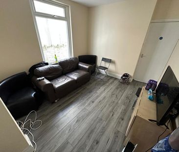 5 bedroom terraced house to rent - Photo 4