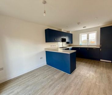 3 bedroom semi-detached house to rent - Photo 4