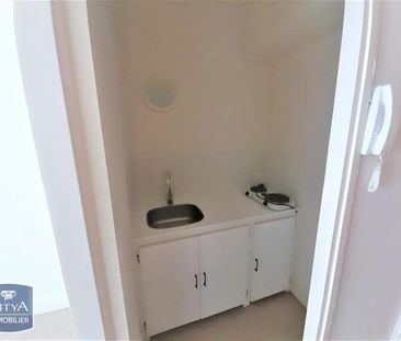 Location Appartement 1 pièce 24m² BOURG EN BRESSE 01000 - Photo 2