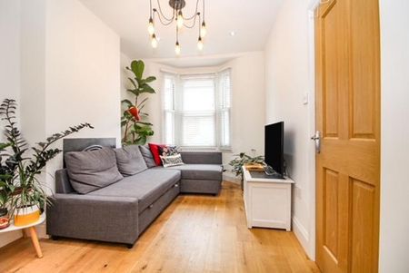 3 bedroom terraced house to rent - Photo 2