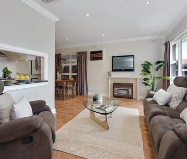 Stylish Family Home in Prime Rostrevor - Photo 5