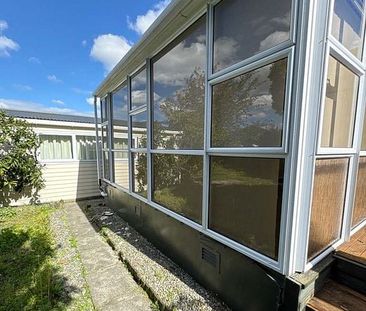 Spacious 4-Bedroom Family Home in Prime Hokowhitu - Photo 4