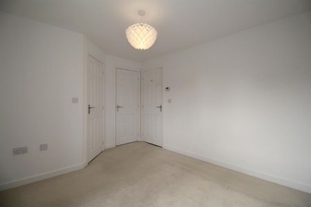 3 bedroom semi-detached house to rent - Photo 5