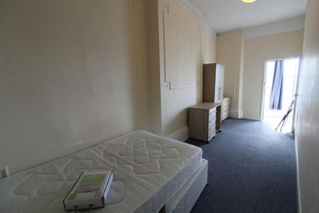 5 bedroom flat to rent - Photo 5