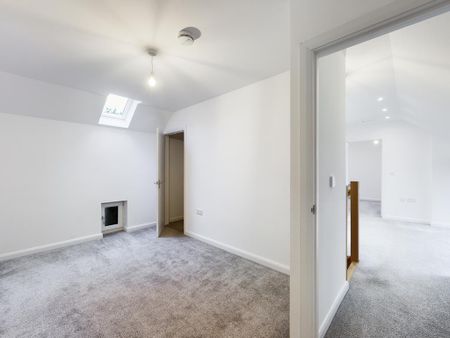 5 bedroom detached house to rent - Photo 4