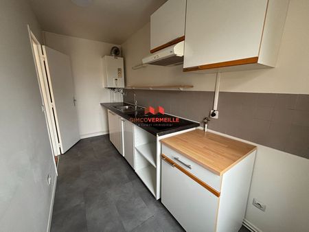 Location Appartement 1 pièce 32m² - Photo 3