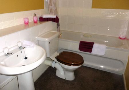 2 bedroom apartment to rent - Photo 5