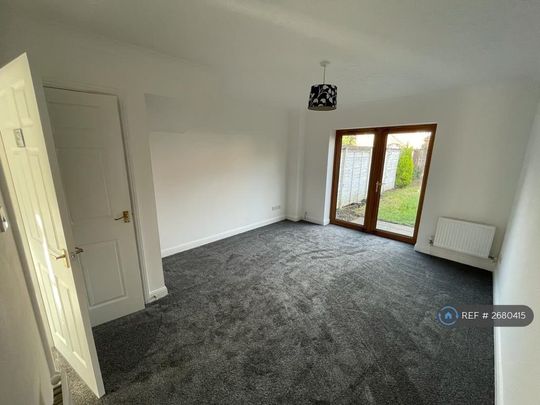 2 bedroom terraced house to rent - Photo 1