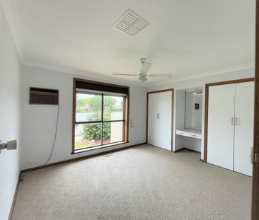 4 Bedroom Home - Photo 1