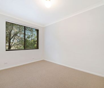 Delightful & Quiet 2 Bedroom Apartment with Garage - Photo 6