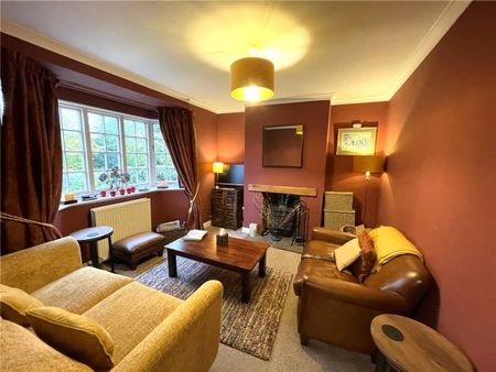 Available late November, 2 Manor Gardens is a welcoming two bedroomed semi-detached property situated in the sought-after village of Aldborough and located only a short distance away from an excellent selection of amenities in the nearby market town of Boroughbridge. - Photo 3