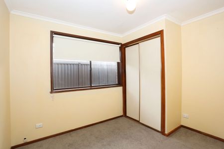 Spacious 3-Bedroom Home in Epping - Photo 2