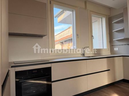Appartamento via J. da Ponte, Centro, Bassano del Grappa - Photo 4