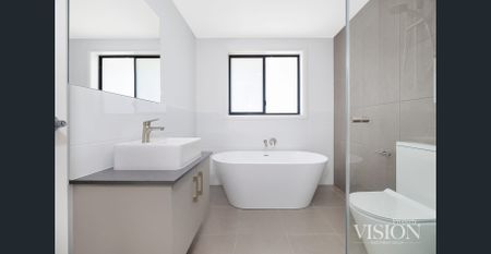 Newly Built Family Home with Premium Finishes - Photo 2