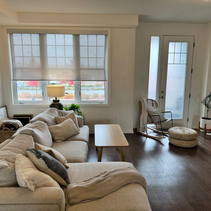 For Lease - 17 Prince William Boulevard, Clarington, Ontario - Photo 1