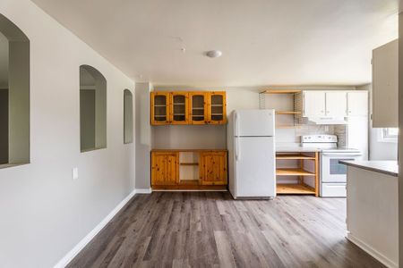 For Lease - 1045 Morrison Drive Unit# 98, Parkway Park - Queensway Terrace S and Area, Ontario - Photo 2