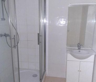 Location Appartement 2 pièces 73m² AUPS 83630 - Photo 2