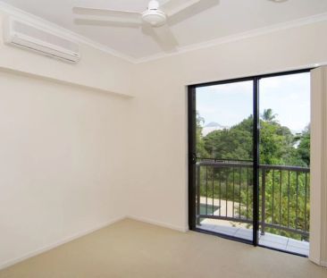 Townhouse in secure complex near CBD - Photo 2