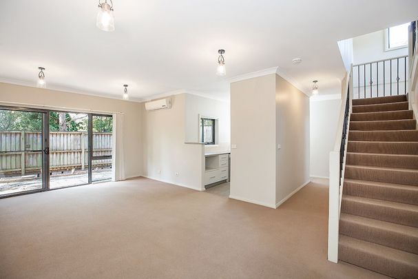 MODERN 3-BEDROOM TOWNHOUSE IN KINGFISHER GROVE ESTATE - CONTEMPORARY COMFORT & CONVENIENCE! - Photo 1