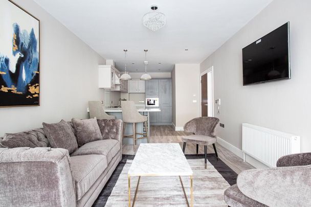 Lesley Park Royal, 1 Rosepark Gardens, Belfast, BT5 7WL - Photo 1