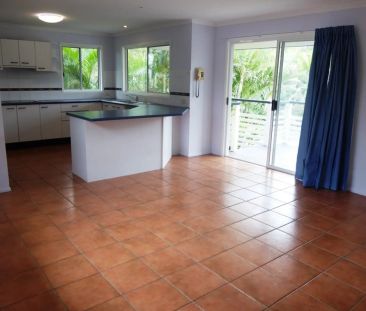 Iconic Marcoola Beach House - 50 meters to the surf!! - Photo 1