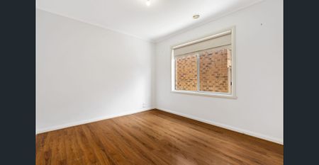 Simply Stunning Modern Living in Prime Oakwood Estate - Photo 4