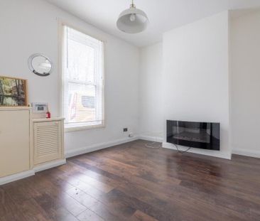 21 Malone Place, Belfast, BT12 5FD - Photo 3