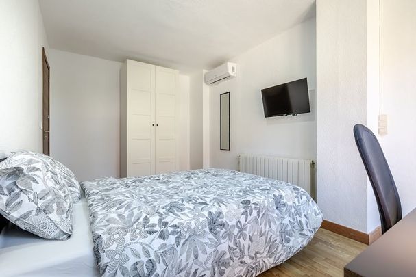 Carrer de Sant Joan de Déu, Valencia, Valencian Community 46011 - Photo 1