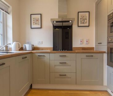 2 bedroom semi-detached house to rent - Photo 5