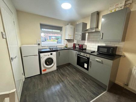 2 bedroom maisonette to rent - Photo 5