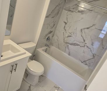 For Lease - 16 Lytham Green Circle Unit# 13, Newmarket, Ontario - Photo 1