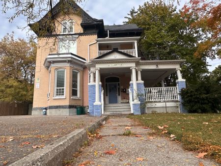 For Lease - 50 Nelson Street Unit# 4, Brampton, Ontario - Photo 4