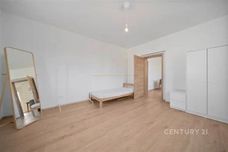 Pronájem útulného bytu 2+1 s balkónem, Liberec IStaré Město - Photo 3
