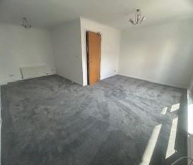 4 bedroom townhouse to rent - Photo 2
