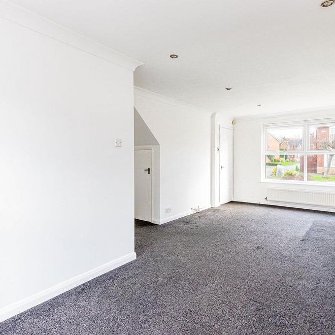 3 bedroom mews to rent - Photo 1