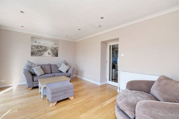 61 Kirk Brae, AB15 9QR, Aberdeen - Photo 1