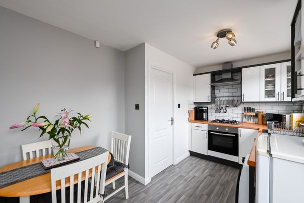 2 bedroom terraced house to rent - Photo 1